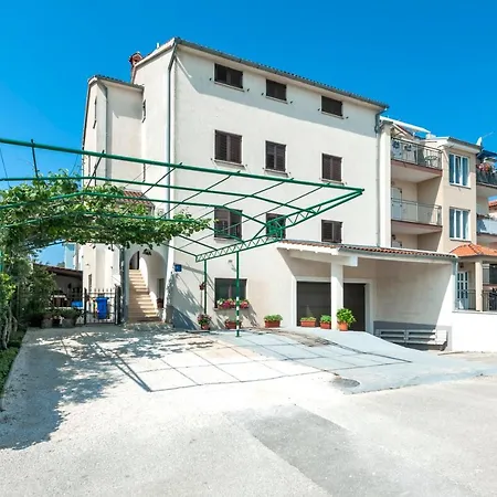 Apartments Vinko Rovigno Esterno foto